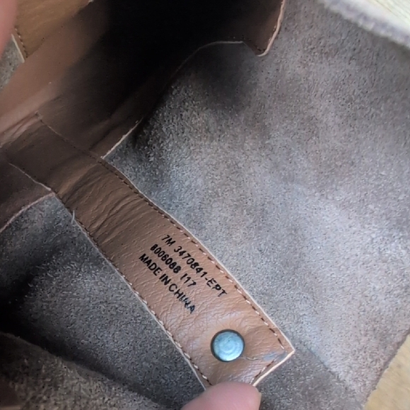 Chic Suede Ankle Boots - Taupe - Picture 9 of 9